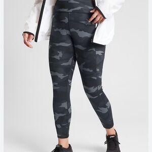 Athleta Black Camo Contended 7/8 Leggings